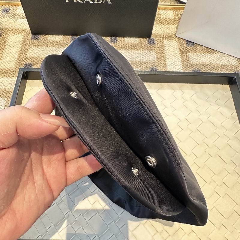 Prada beret (61)