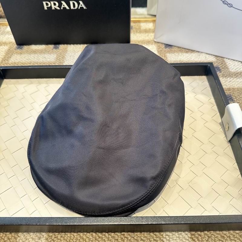 Prada beret (62)