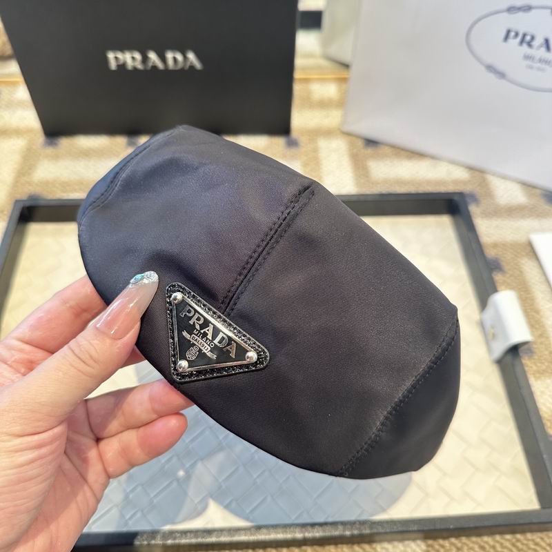 Prada beret (65)