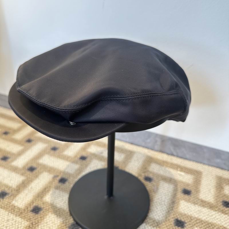 Prada beret (66)