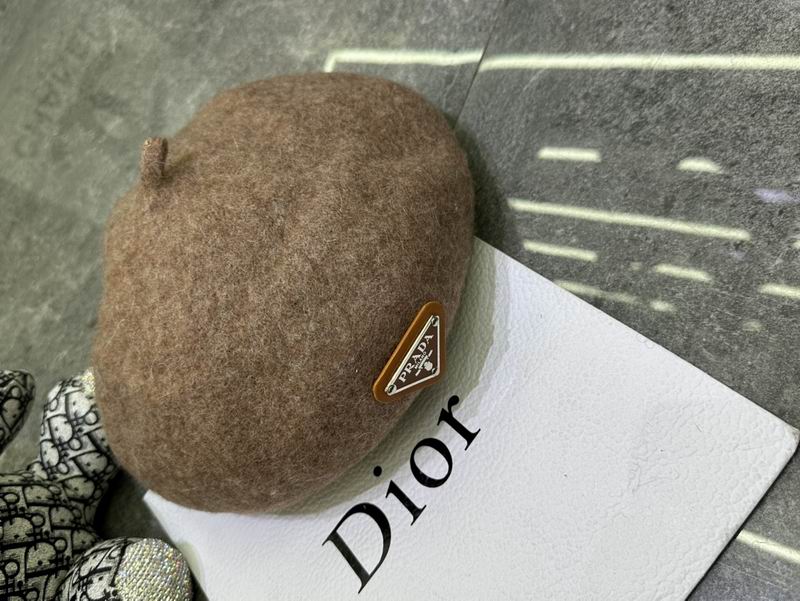Prada beret dx (70)