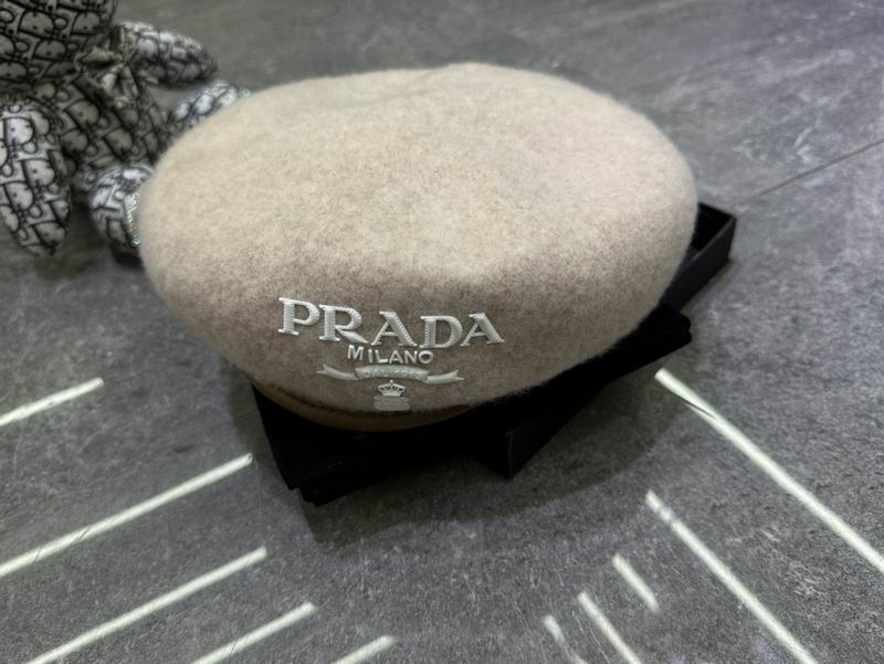 Prada beret dx (81)