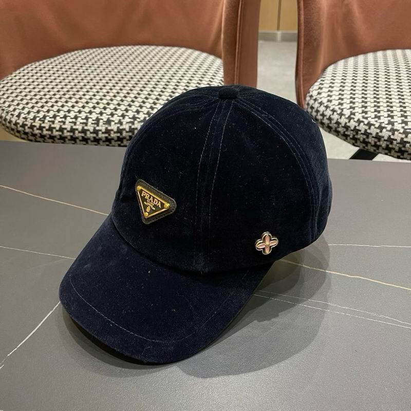 Prada cap (1817)