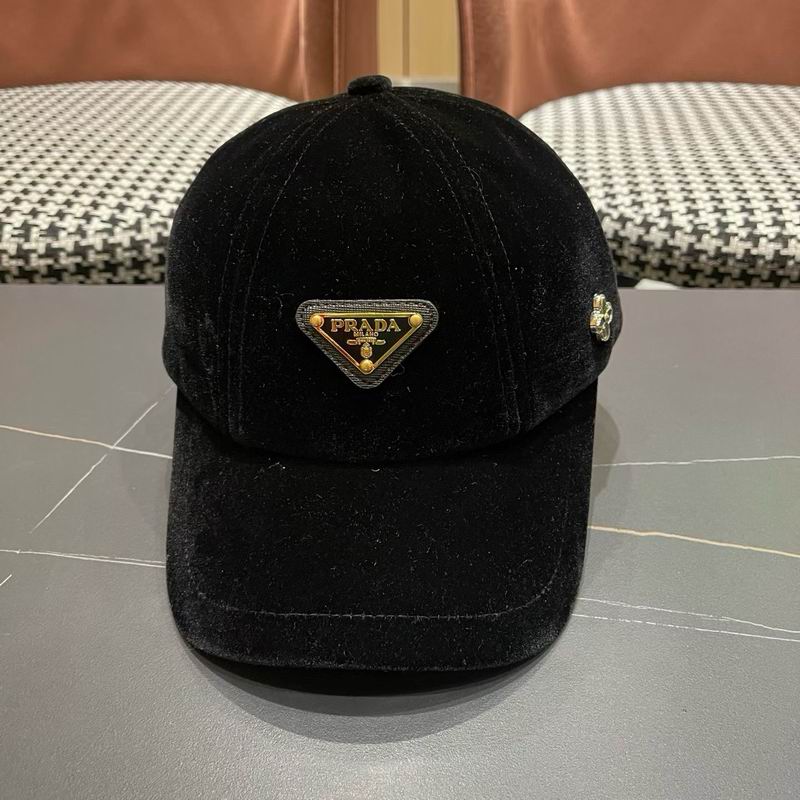 Prada cap (1823)