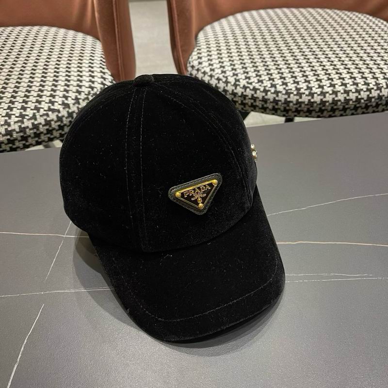 Prada cap (1824)