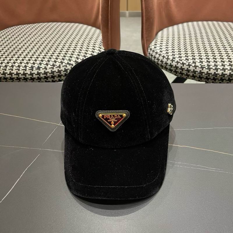 Prada cap (1826)