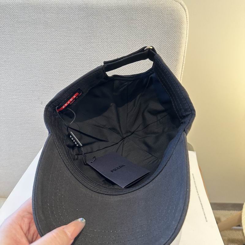 Prada cap (275)