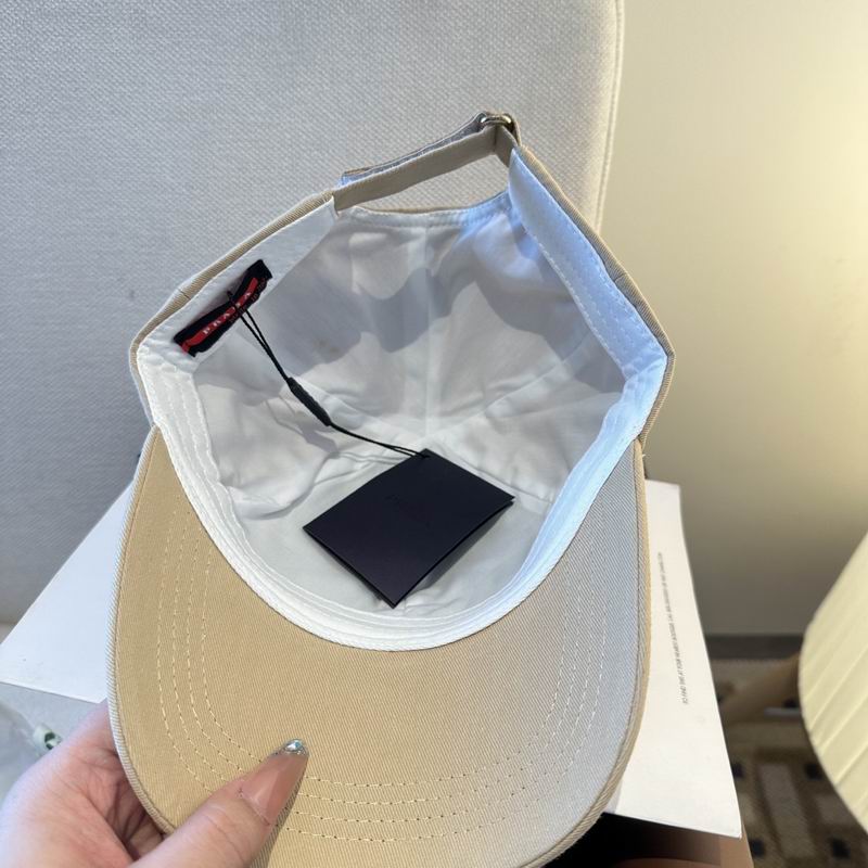 Prada cap (285)