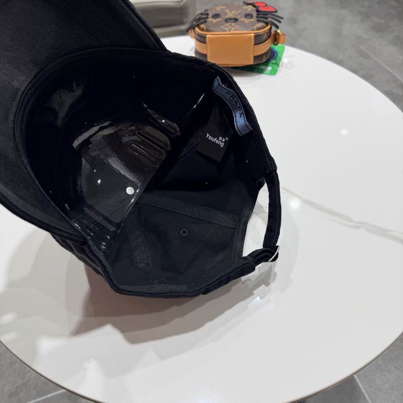 Prada cap (616)