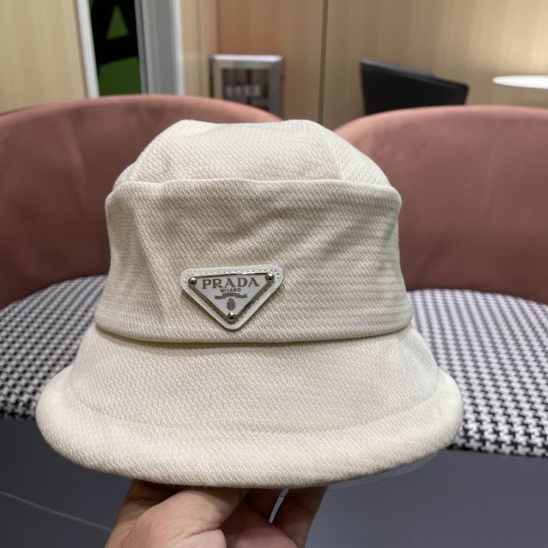 Prada hat (1070)