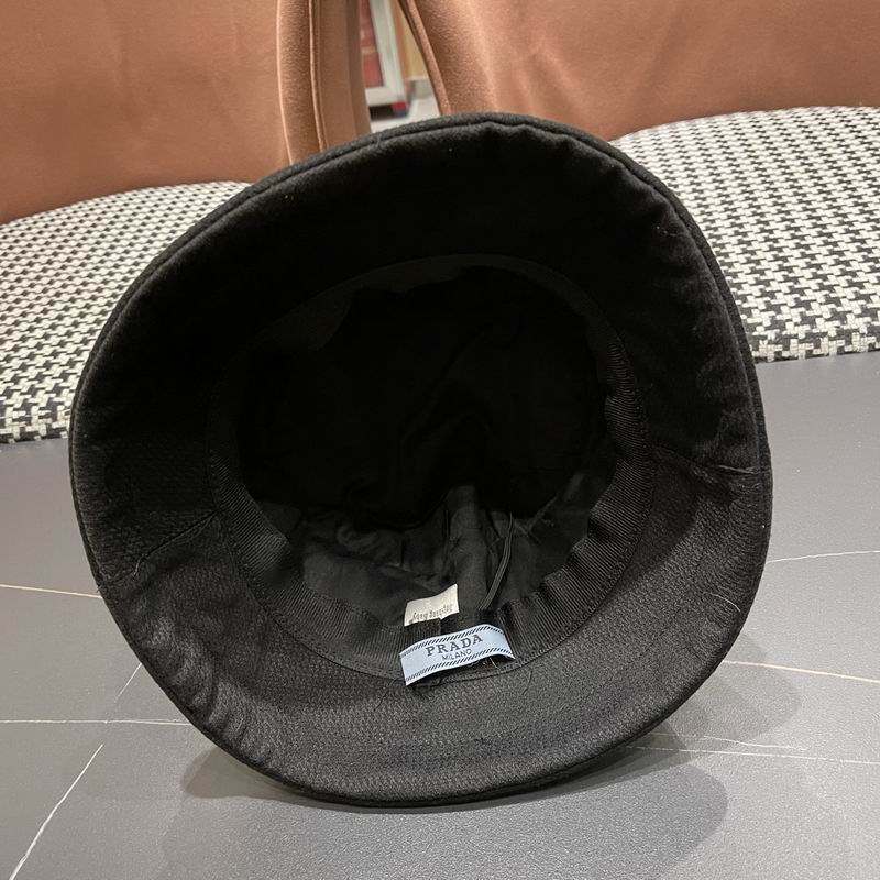 Prada hat (1079)