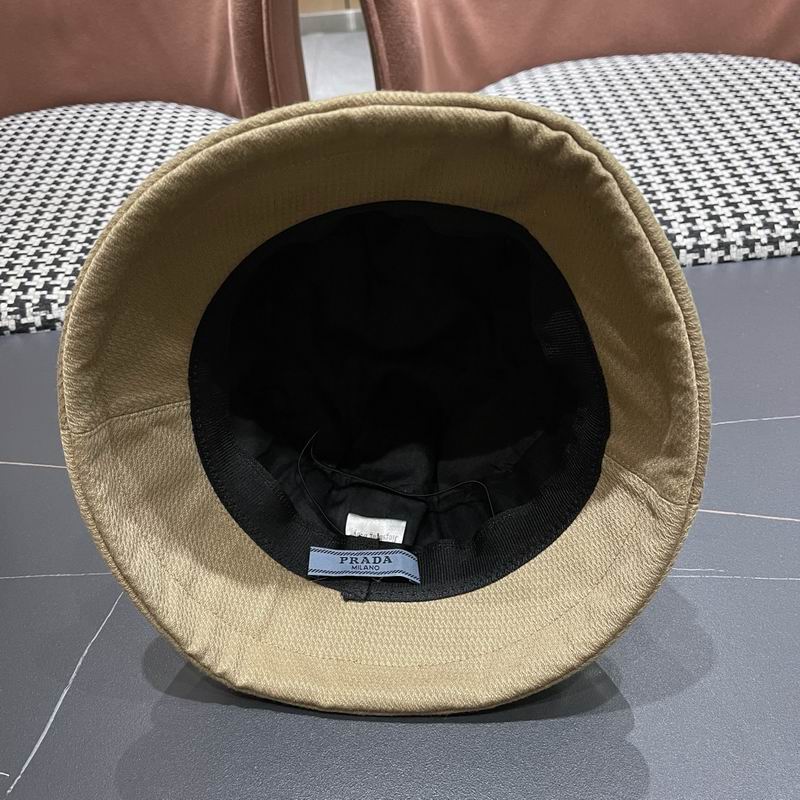 Prada hat (1090)