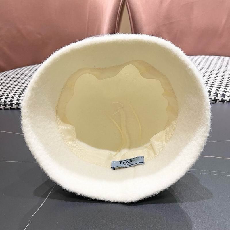 Prada hat (1644)