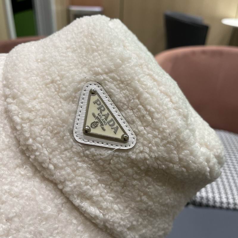 Prada hat (665)