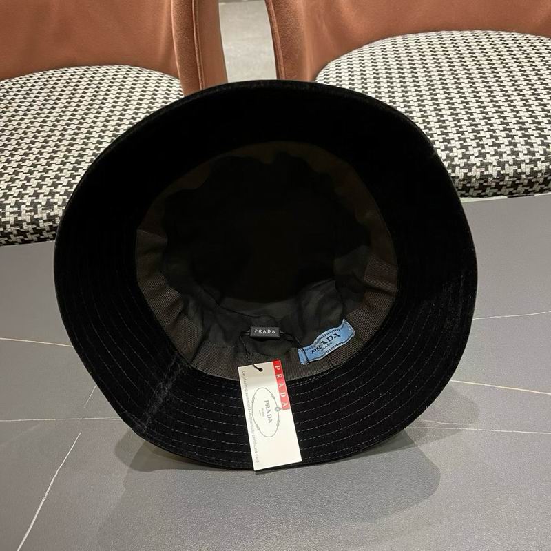 Prada hat (983)