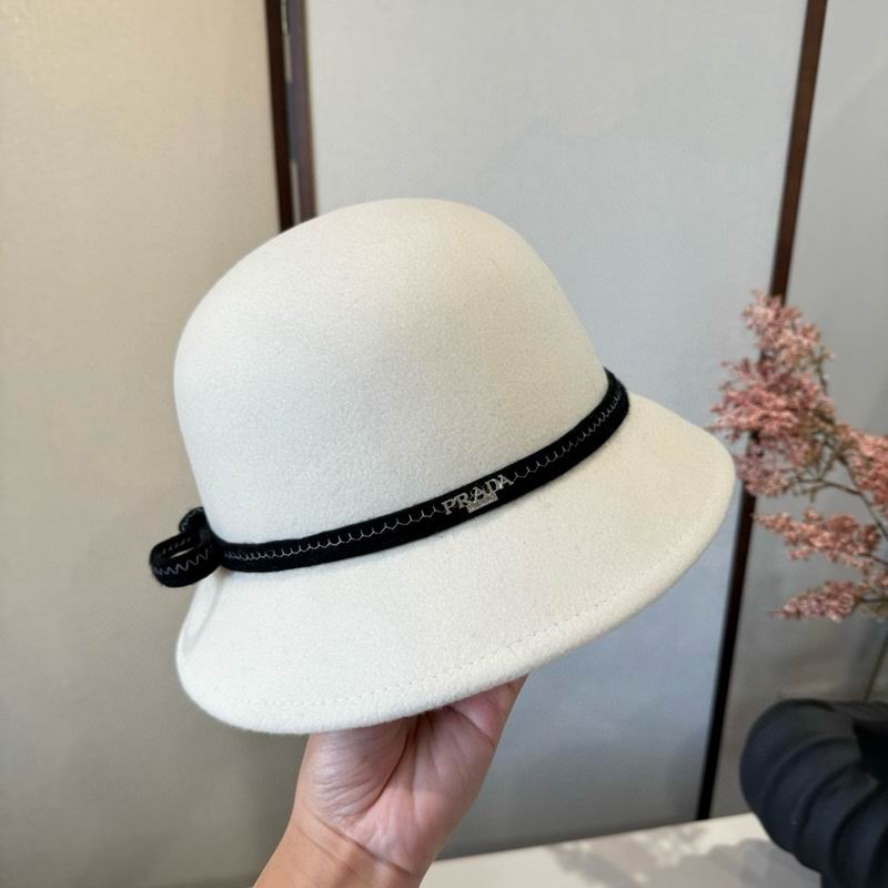 Prada top hat (285)