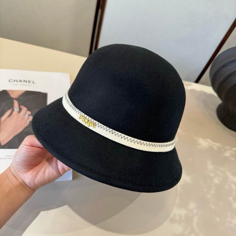 Prada top hat (293)