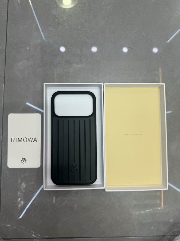 Rimowa iphone shell 13 (5)