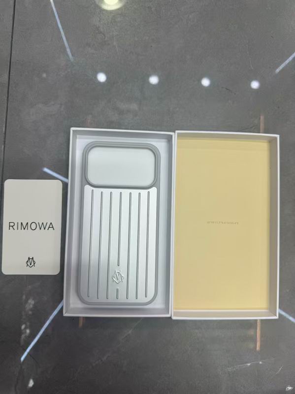 Rimowa iphone shell 13 (7)