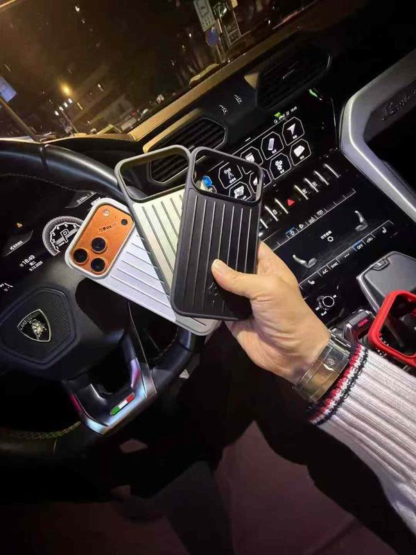 Rimowa iphone shell 14 (1)