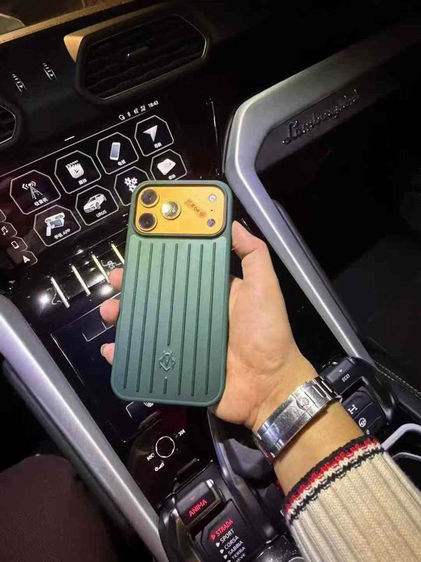 Rimowa iphone shell 14 (5)