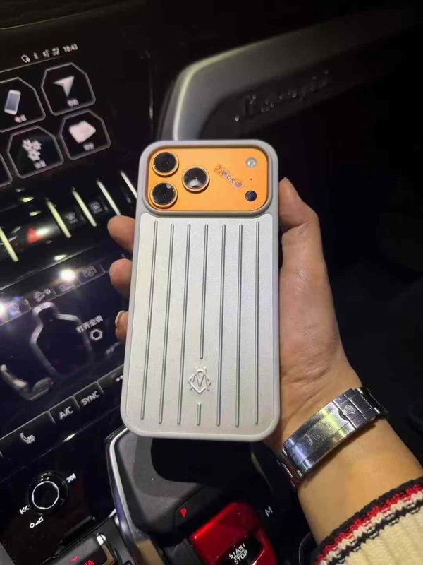 Rimowa iphone shell 14 (7)