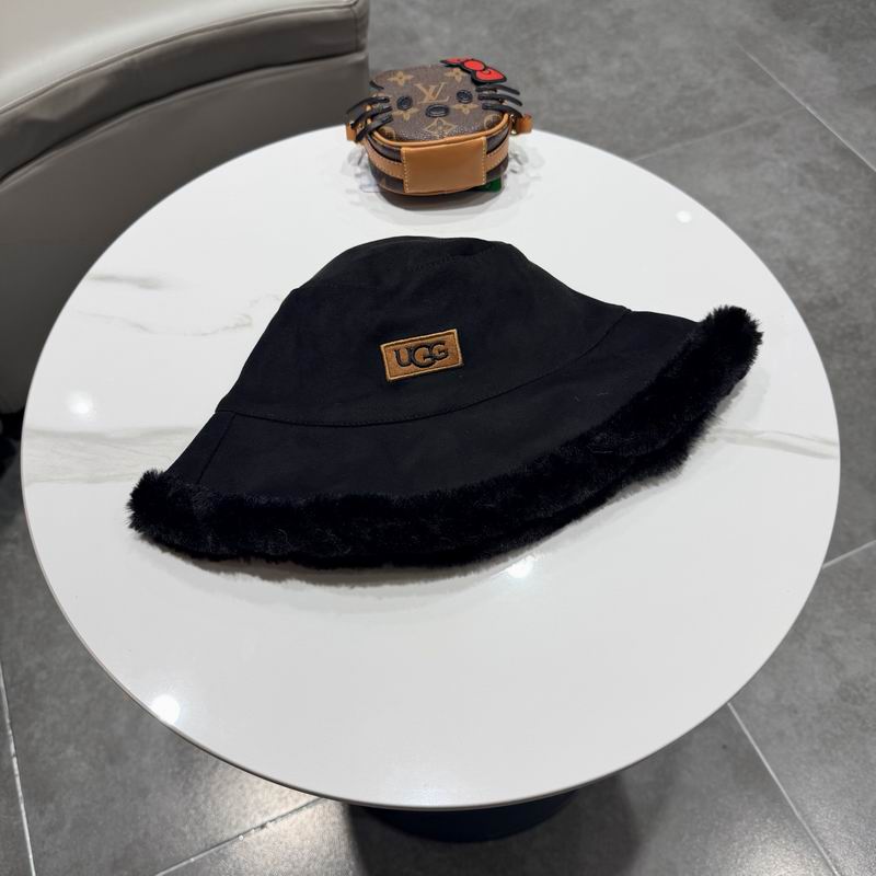 UGG Hat (702)