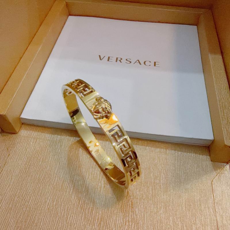 Versace bracelet 11yxx11 (2)