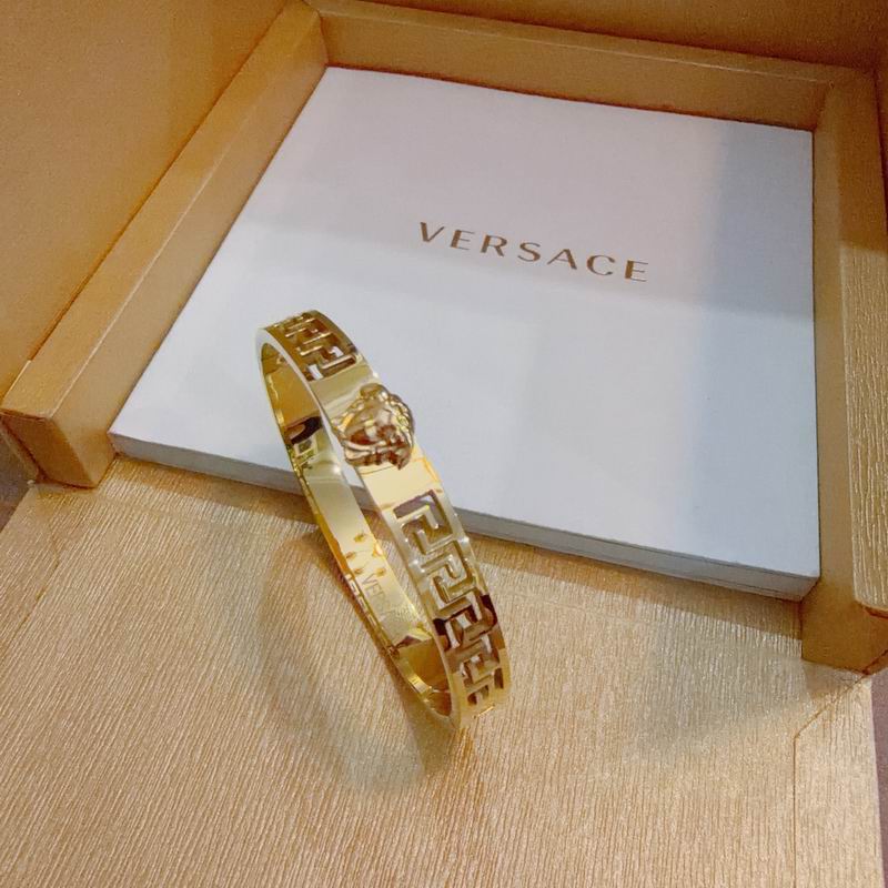 Versace bracelet 11yxx11 (6)