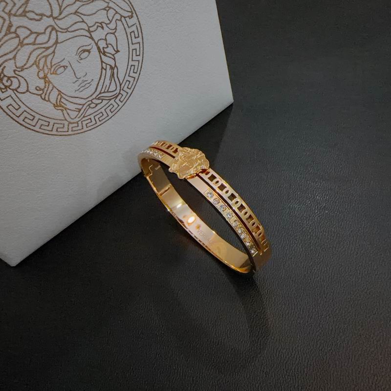 Versace bracelet 11yxx12 (3)