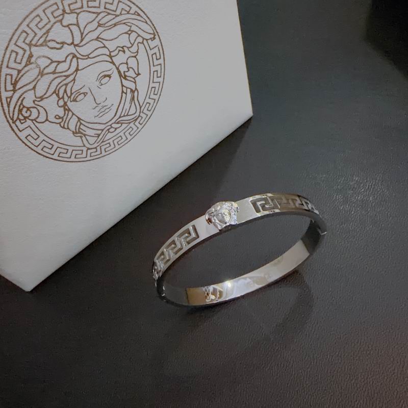 Versace bracelet 11yxx13 (3)