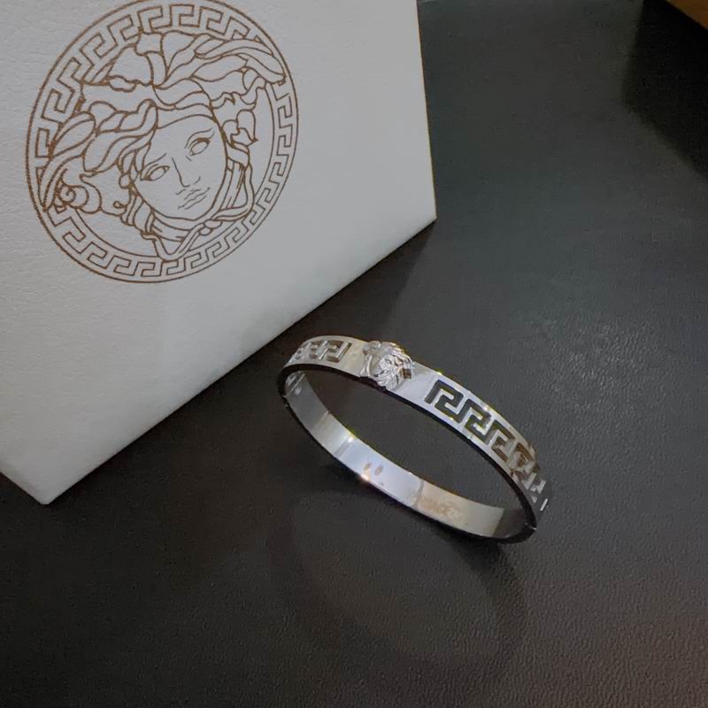 Versace bracelet 11yxx13 (4)
