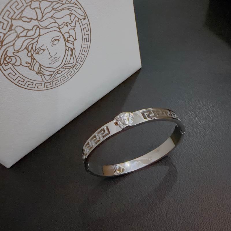 Versace bracelet 11yxx13 (6)