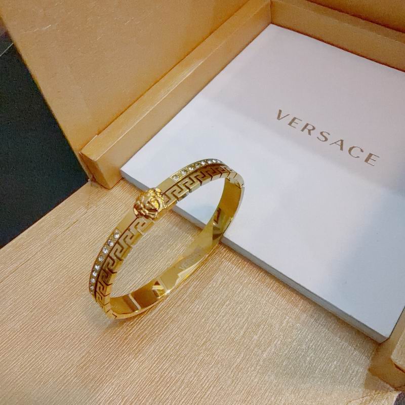 Versace bracelet 11yxx14 (3)