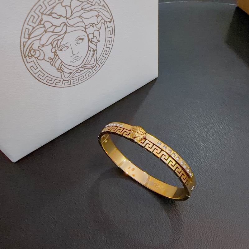 Versace bracelet 11yxx14 (5)