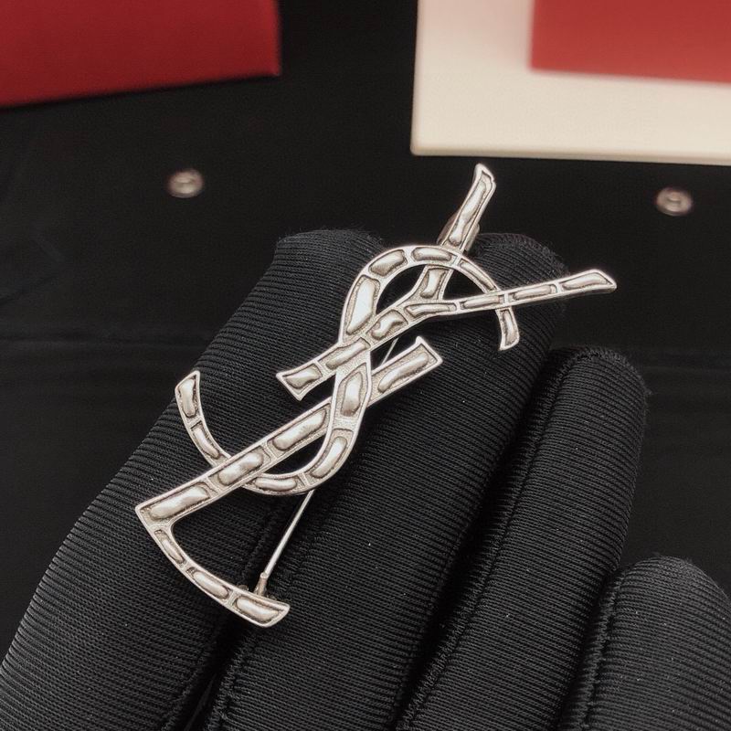 YSL Brooch 11yxx05 (1)