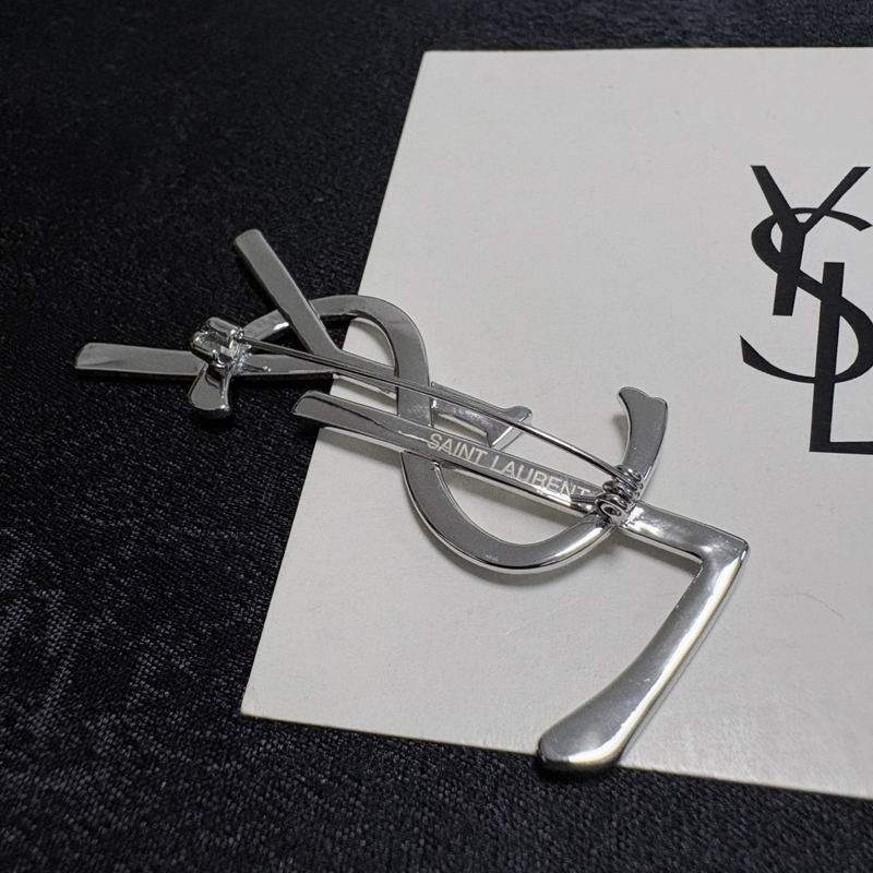YSL Brooch 11yxx08 (3)