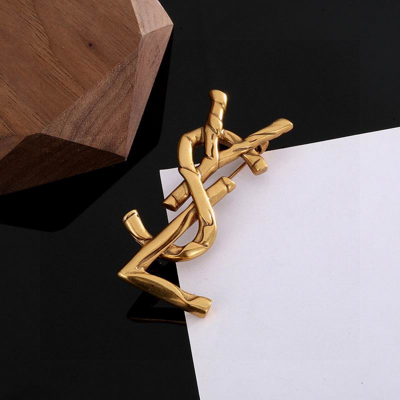 YSL Brooch 12yxx18 (3)