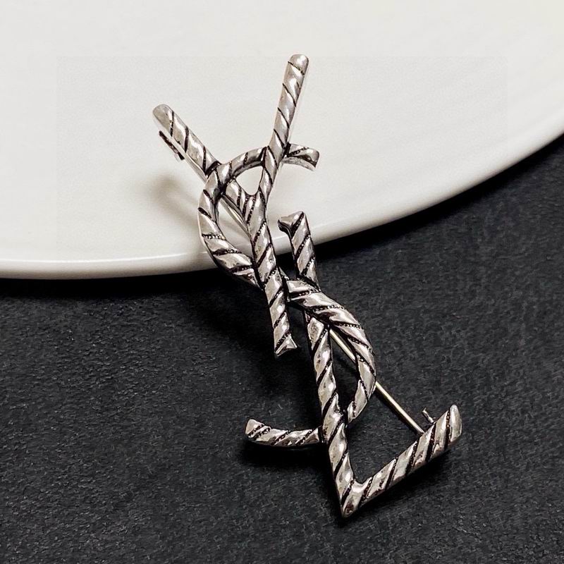 YSL Brooch 12yxx24 (1)