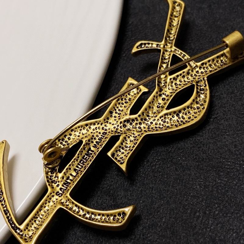 YSL Brooch 12yxx33 (3)