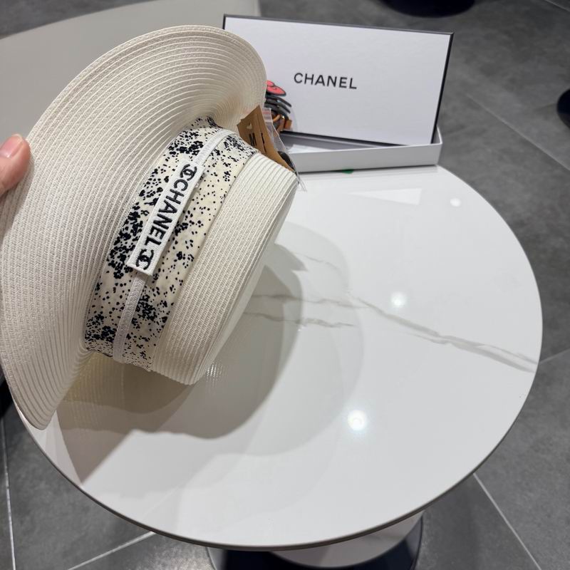 Chanel top hat (552)