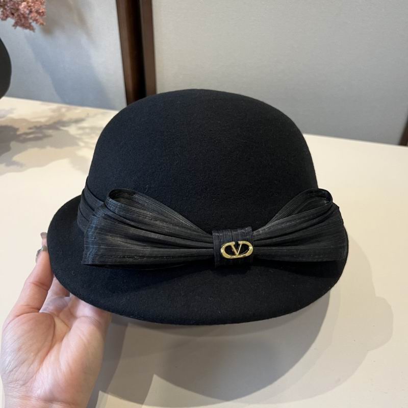 Dior top hat (520)
