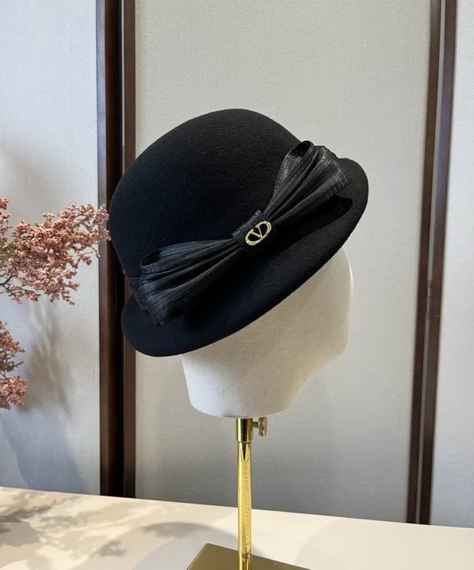 Dior top hat (523)