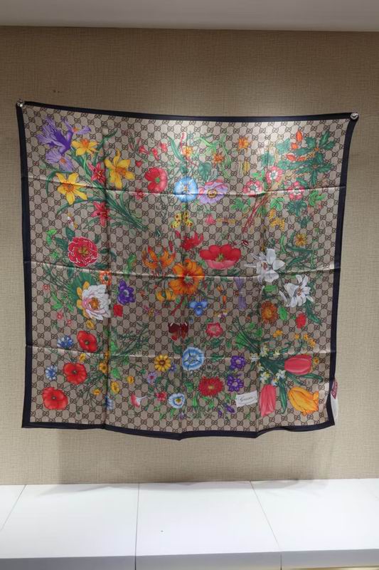 Gucci silk Scarf 90X90cm E11 (2)