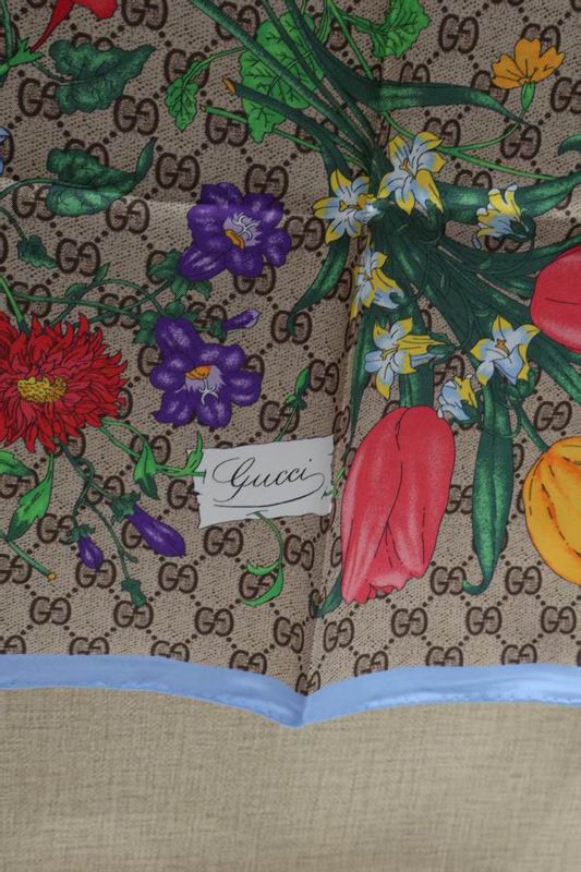 Gucci silk Scarf 90X90cm E11 (3)