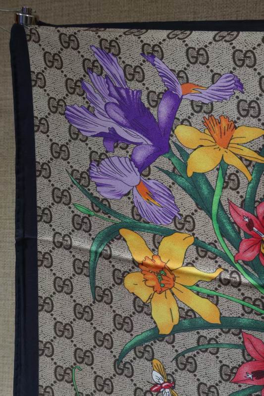 Gucci silk Scarf 90X90cm E11 (4)