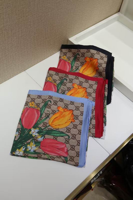 Gucci silk Scarf 90X90cm E11 (5)