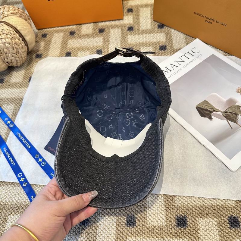LV Cap (3493)