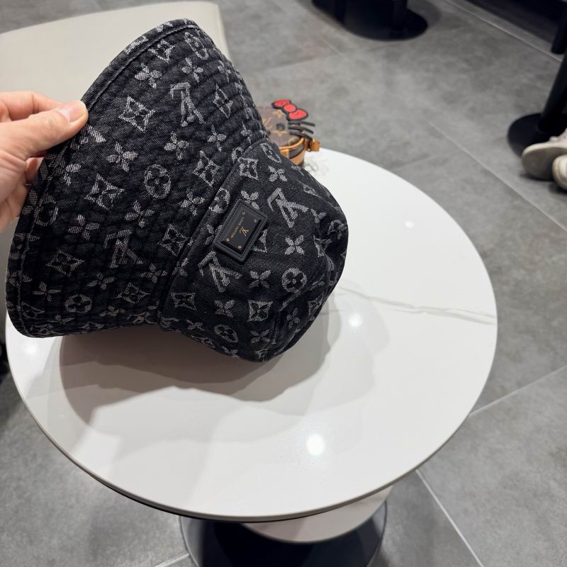 LV Hat (1042)