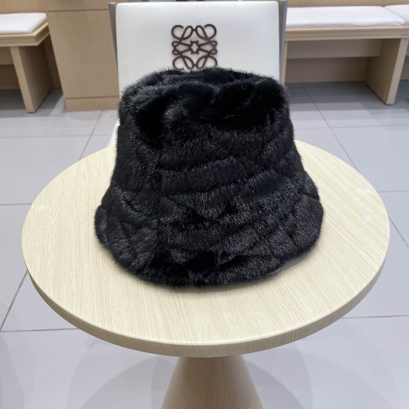 LV Hat (2421)